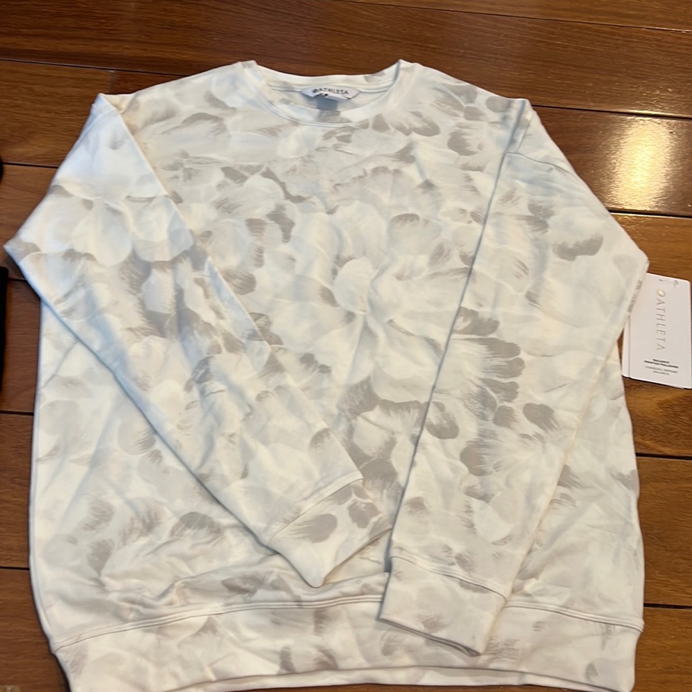 Long sleeve pullover